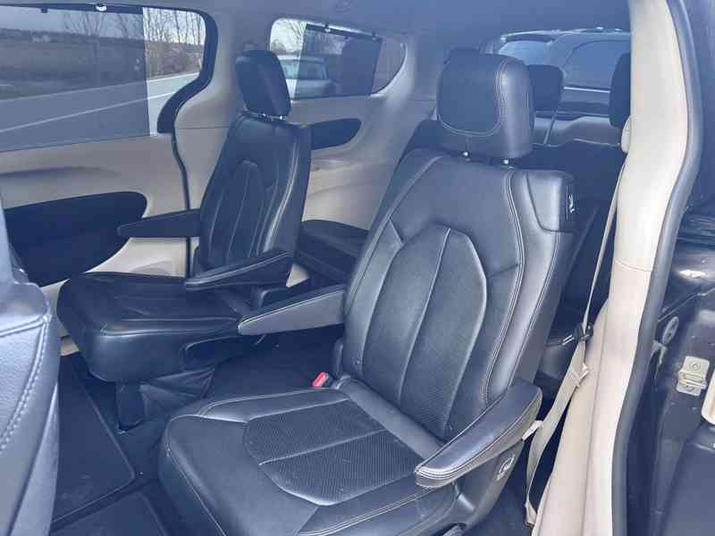 Chrysler Pacifica 3,6 RU DVD NEW 2017 - foto 13