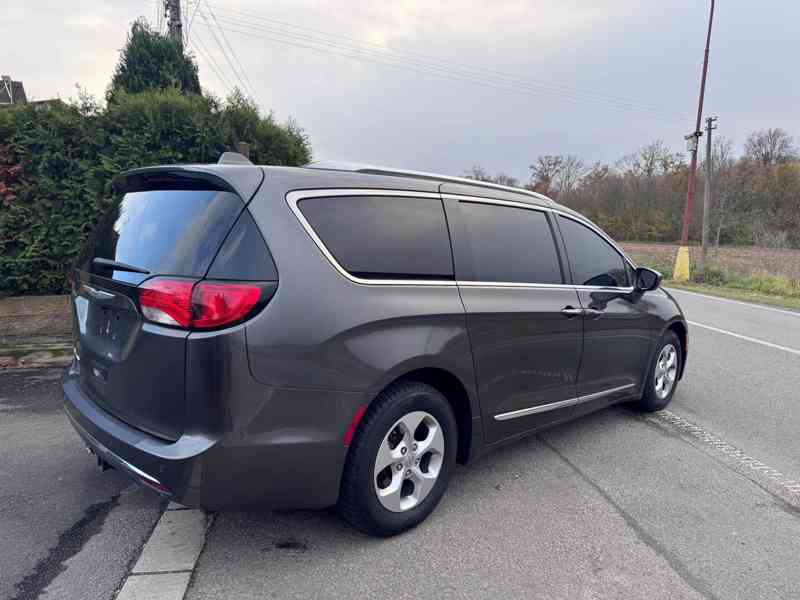 Chrysler Pacifica 3,6 RU DVD NEW 2017 - foto 4