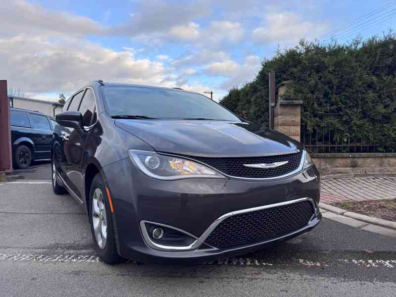 Chrysler Pacifica 3,6 RU DVD NEW 2017 - foto 6