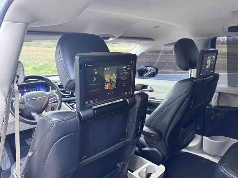 Chrysler Pacifica 3,6 RU DVD NEW 2017 - foto 14