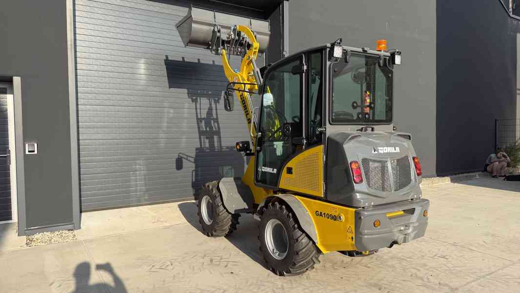 KLOUBOVÝ NAKLADAČ GORILA GA1090 - Kubota  - foto 4