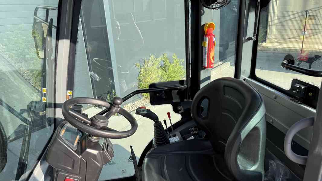 KLOUBOVÝ NAKLADAČ GORILA GA1090 - Kubota  - foto 9