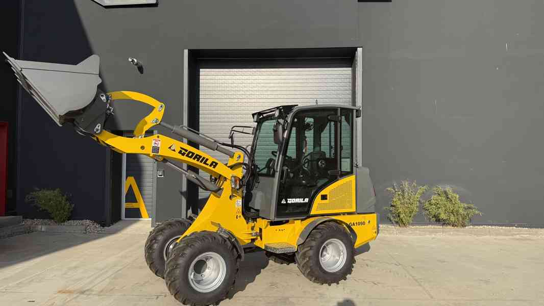 KLOUBOVÝ NAKLADAČ GORILA GA1090 - Kubota  - foto 1