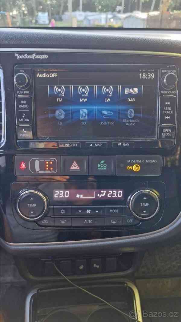 Mitsubishi Outlander 2,3   4x4 - foto 18