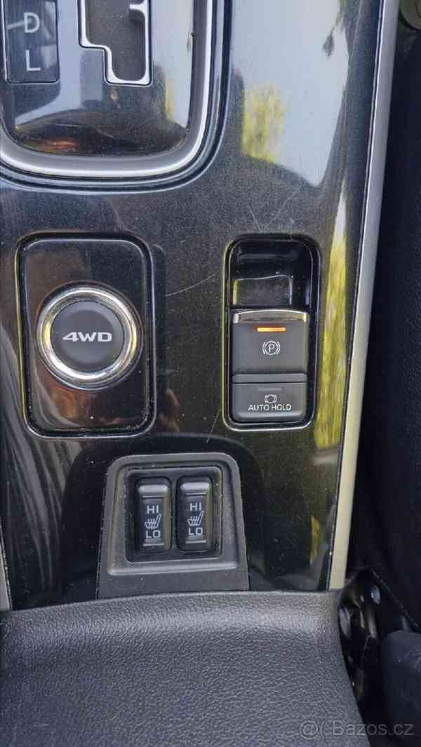 Mitsubishi Outlander 2,3   4x4 - foto 15