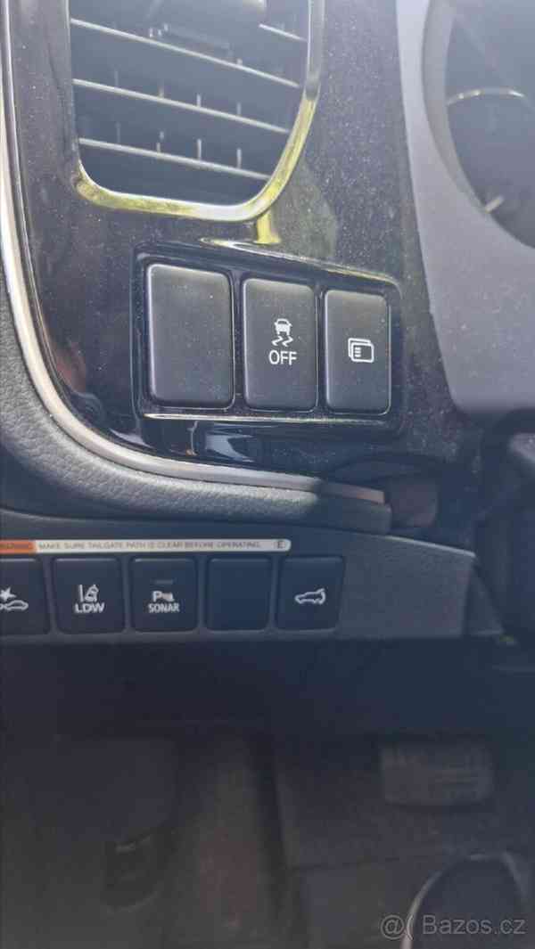 Mitsubishi Outlander 2,3   4x4 - foto 14