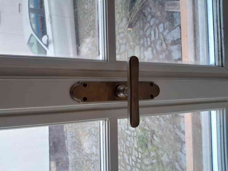 Dřevěná okna a dveře - foto 11