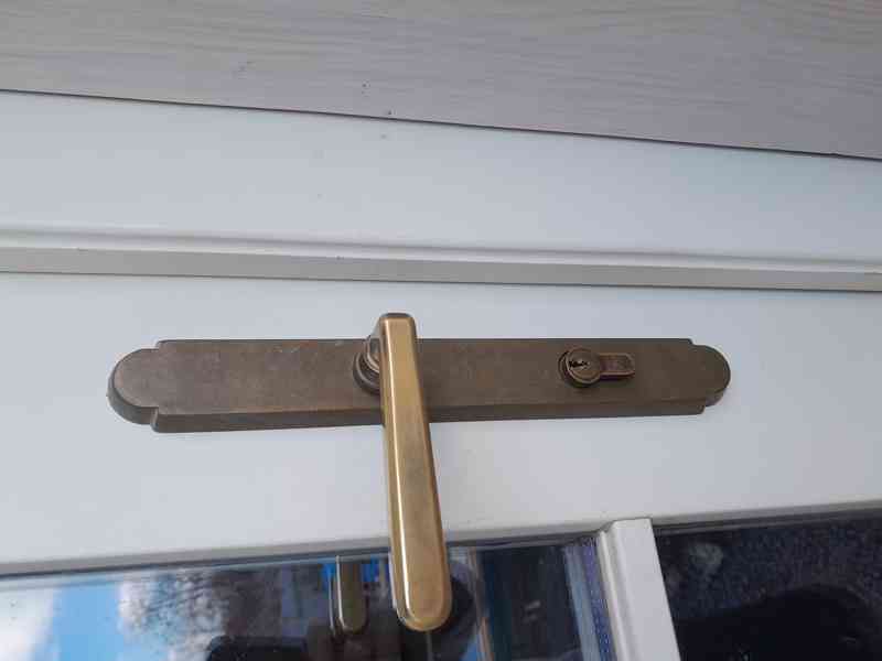 Dřevěná okna a dveře - foto 12