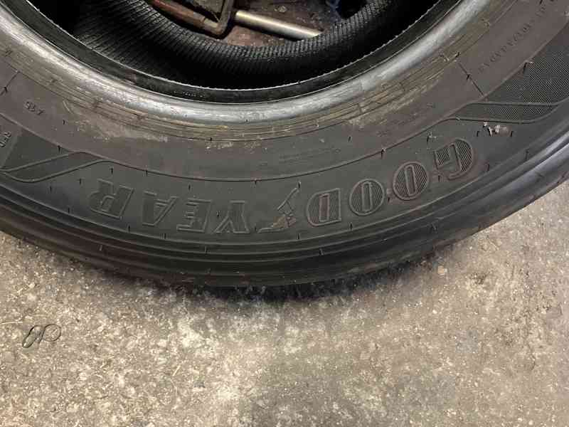 Nákladní pneu Goodyear  - foto 3