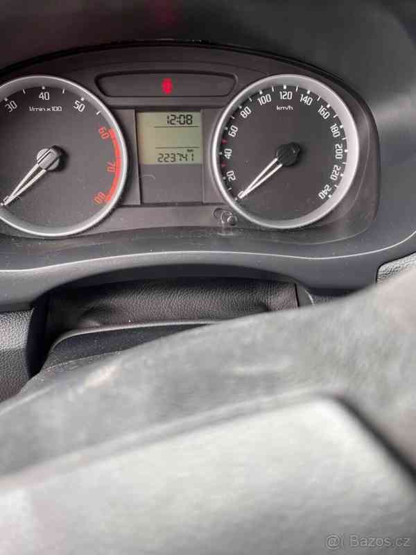 Škoda Fabia 1,2   44 kw, nová STK, krásný a čis. - foto 3