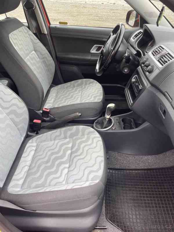 Škoda Fabia 1,2   44 kw, nová STK, krásný a čis. - foto 12