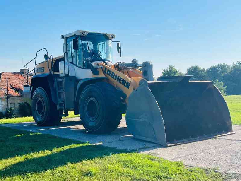 Kolový nakladač Liebherr L566 (Možnost leasingu) - foto 6