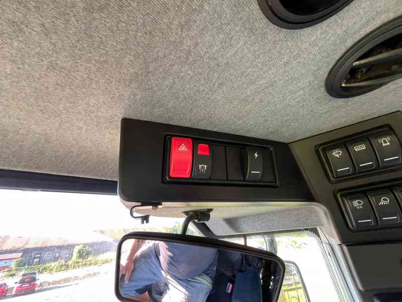 Kolový nakladač Liebherr L566 (Možnost leasingu) - foto 10