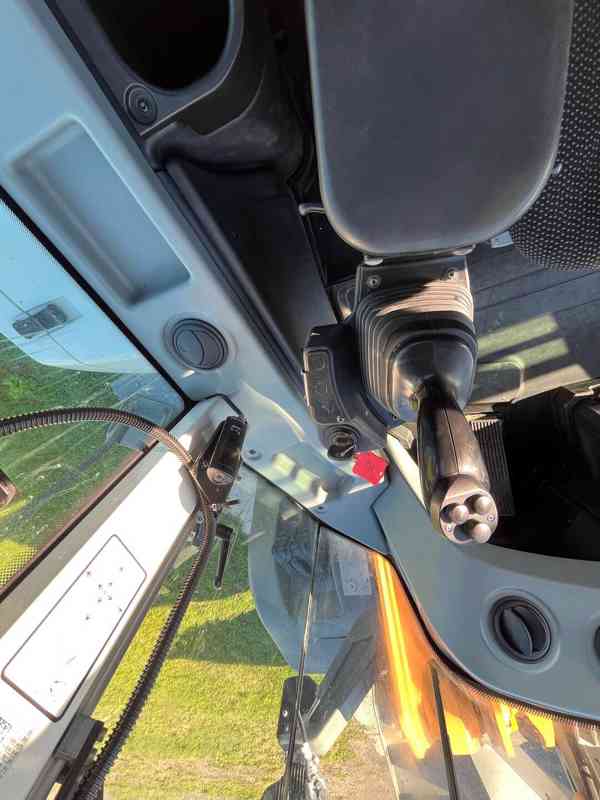 Kolový nakladač Liebherr L566 (Možnost leasingu) - foto 12