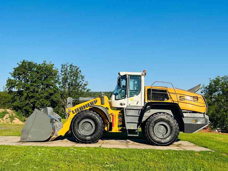 Kolový nakladač Liebherr L566 (Možnost leasingu) - foto 2
