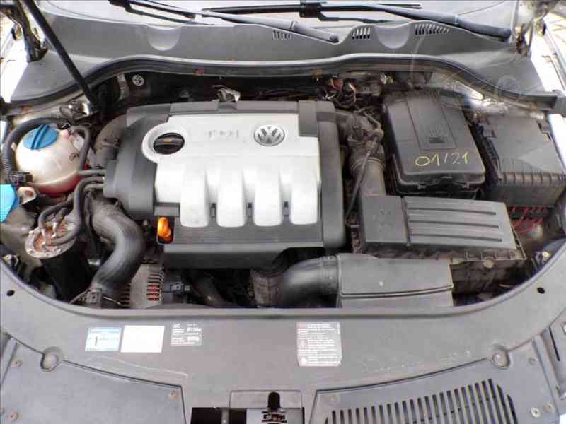 Volkswagen Passat Variant 1,9 TDI TREND,KLIMA - foto 13