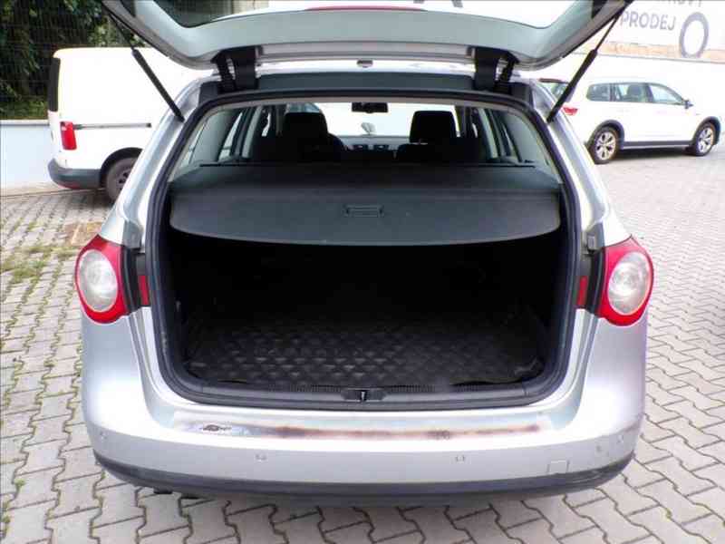 Volkswagen Passat Variant 1,9 TDI TREND,KLIMA - foto 10