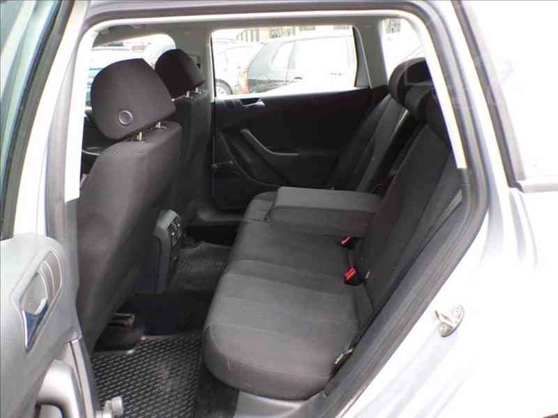 Volkswagen Passat Variant 1,9 TDI TREND,KLIMA - foto 9