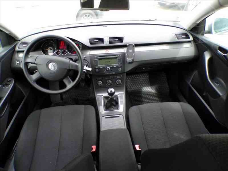 Volkswagen Passat Variant 1,9 TDI TREND,KLIMA - foto 5
