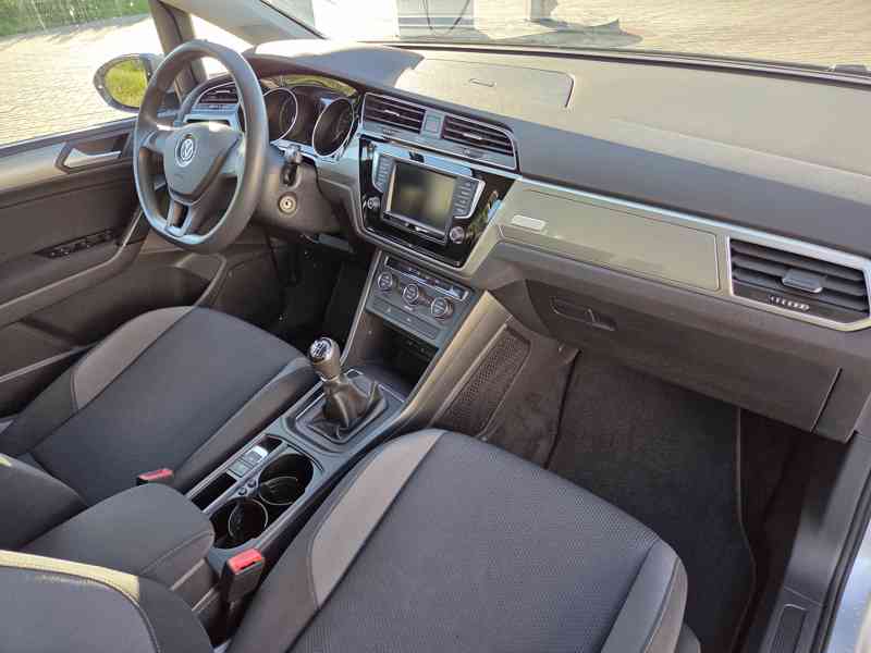 Nabízím k prodeji Volkswagen Touran 1.2 81 Kw V Pěkném Stavu - foto 8