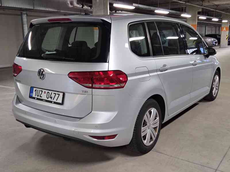 Nabízím k prodeji Volkswagen Touran 1.2 81 Kw V Pěkném Stavu - foto 3