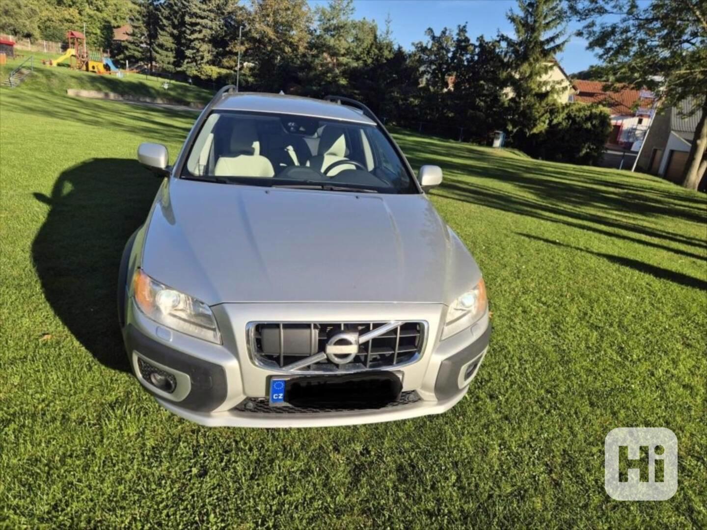 Volvo XC70 D5 AWD ve výbavě Summum - foto 1