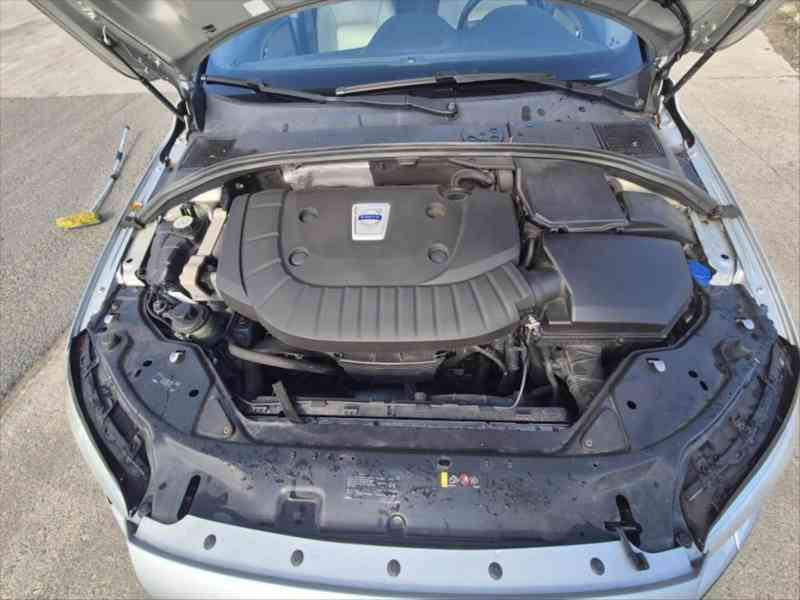 Volvo XC70 D5 AWD ve výbavě Summum - foto 6