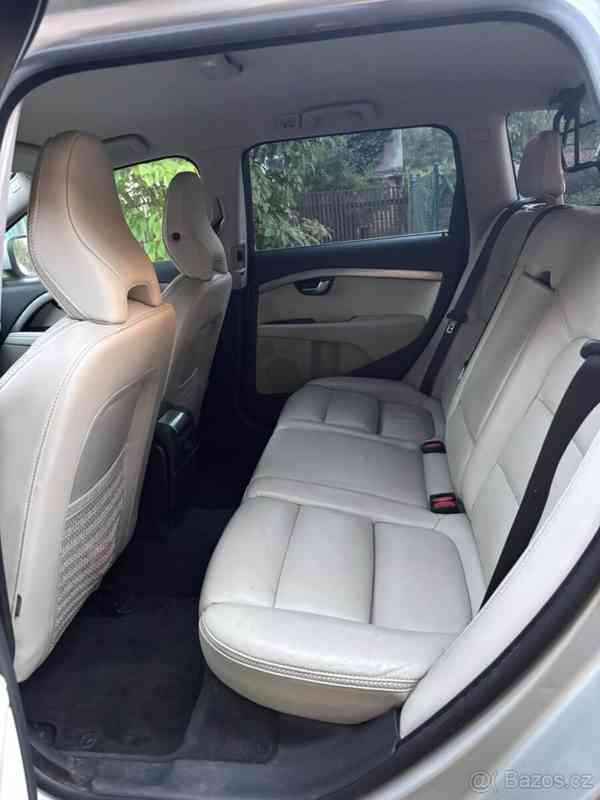 Volvo XC70 D5 AWD ve výbavě Summum - foto 13