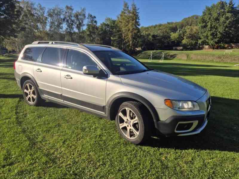 Volvo XC70 D5 AWD ve výbavě Summum - foto 2