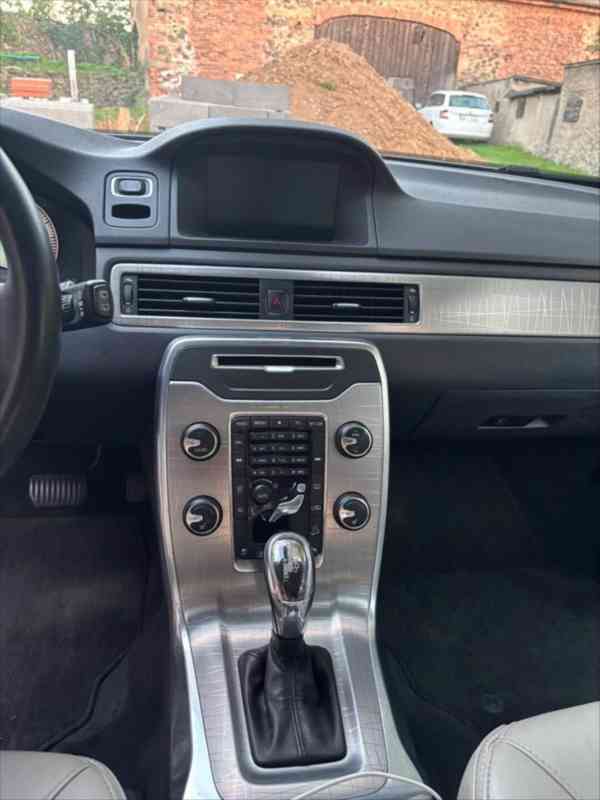 Volvo XC70 D5 AWD ve výbavě Summum - foto 4