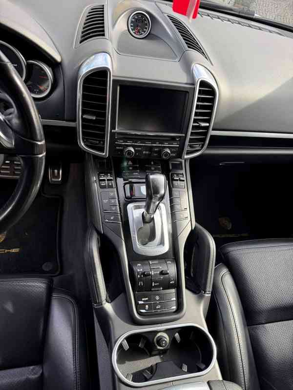 Porsche Cayenne - foto 9