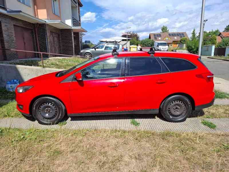 Ford Focus 1.maj., benzín + LPG - foto 2