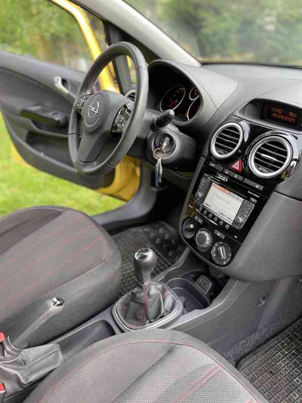 Opel Corsa 2014, nadstandardní výbava, výborný stav,90 tisíc - foto 11