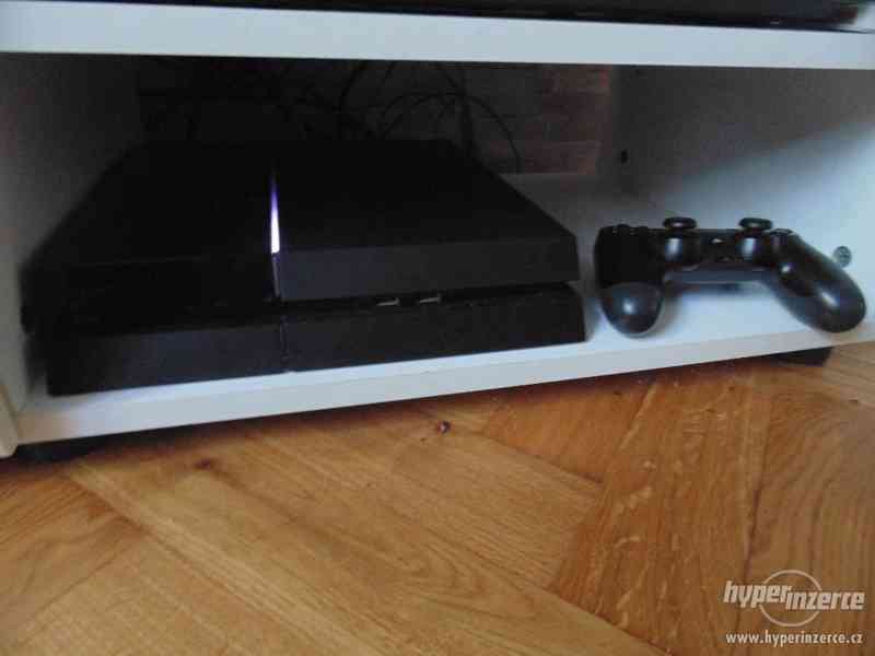 Playstation 4 + 12her - foto 1