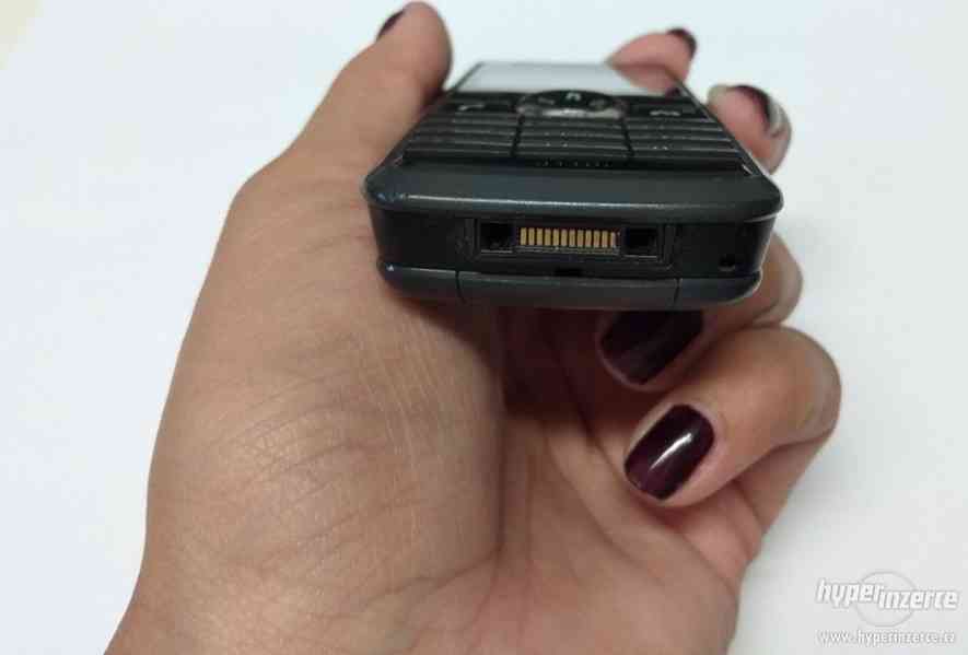 Sony Ericsson J110i černý - foto 5