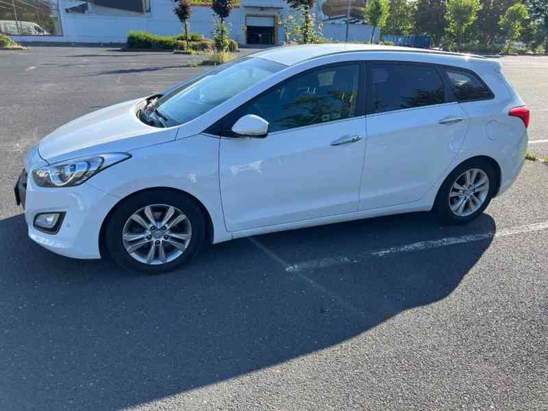 Hyundai i30 1,6   CW CRDi 94kW - foto 5