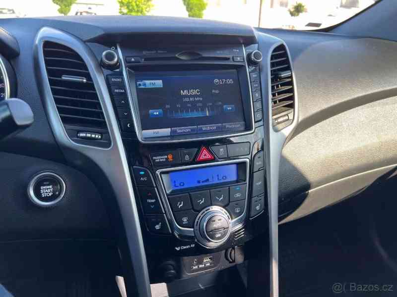 Hyundai i30 1,6   CW CRDi 94kW - foto 14