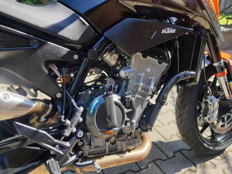 KTM 890 Duke - SUPER STAV - 175 000 KČ - foto 17