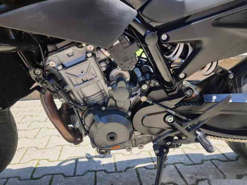 KTM 890 Duke - SUPER STAV - 175 000 KČ - foto 10