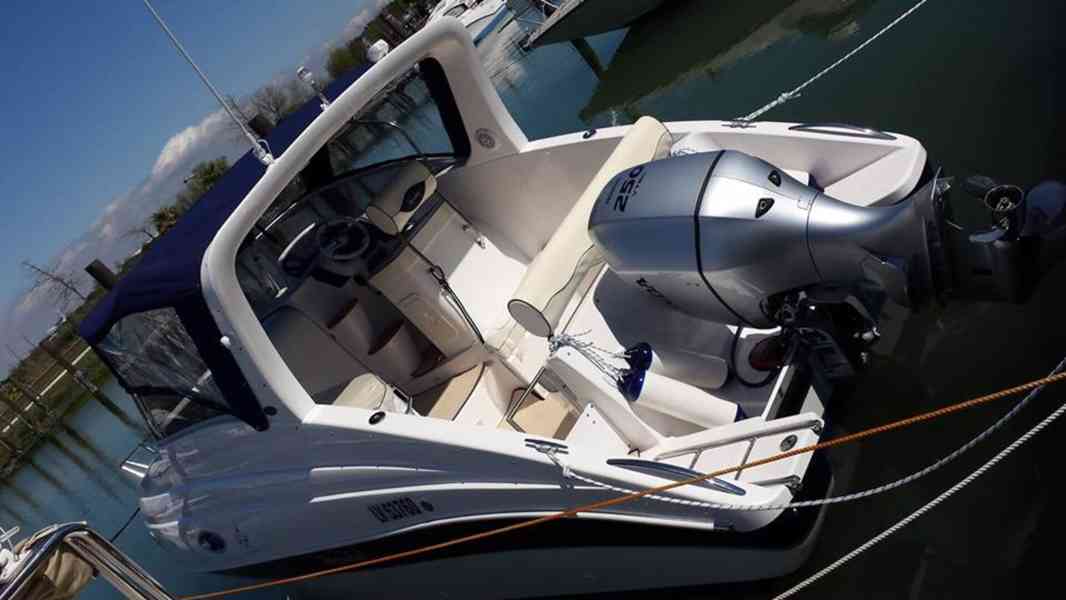 Prodám nová kajutová jachta SPORT CRUISER 24 / 7,5 metru - foto 10