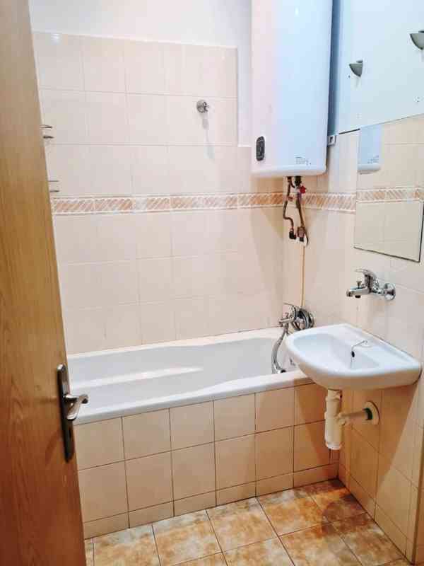 Pronájem bytu 2+1 v historickém centru města Znojma - foto 6