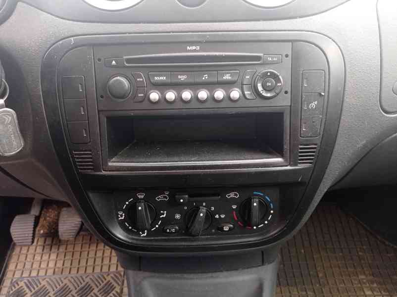 Citroën C3 1.4i 54kW/2sady pneu - foto 21