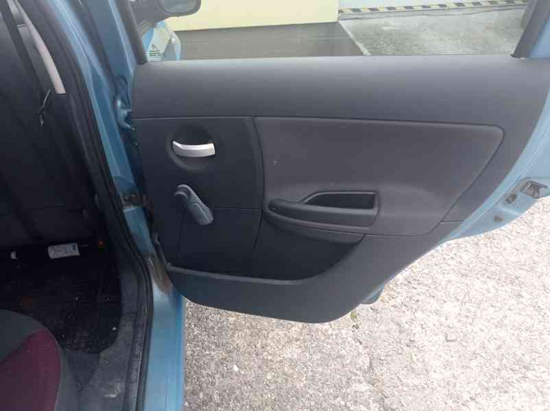 Citroën C3 1.4i 54kW/2sady pneu - foto 17