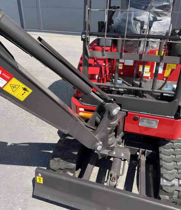 Minibagr Rhinoceros XN18L Diesel - Stavební stroj s motorem  - foto 4