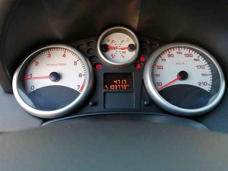 Peugeot 207 - foto 8