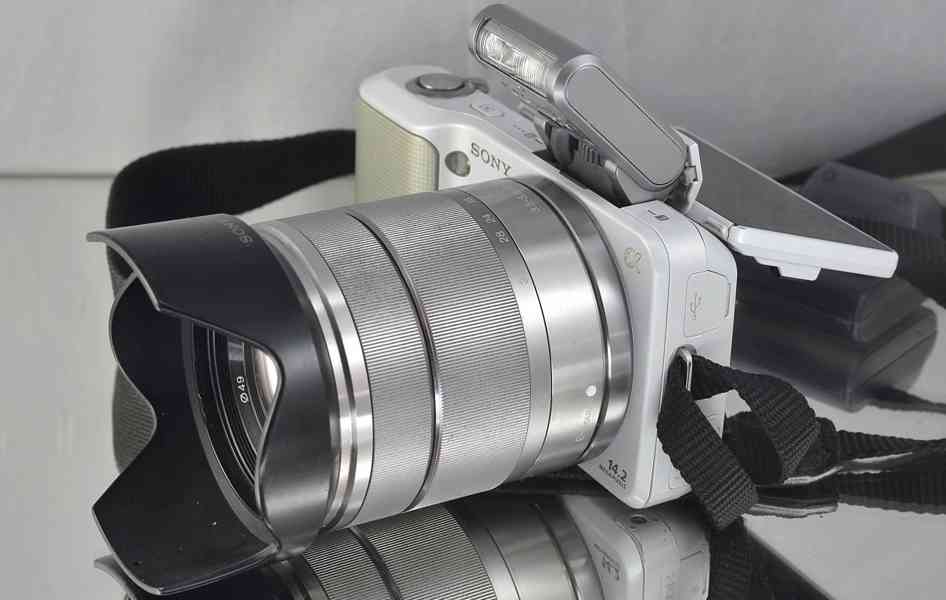Sony NEX-3 +18-55 mm f/3,5-5,6 OSS *HDV 34200 Exp. - foto 5