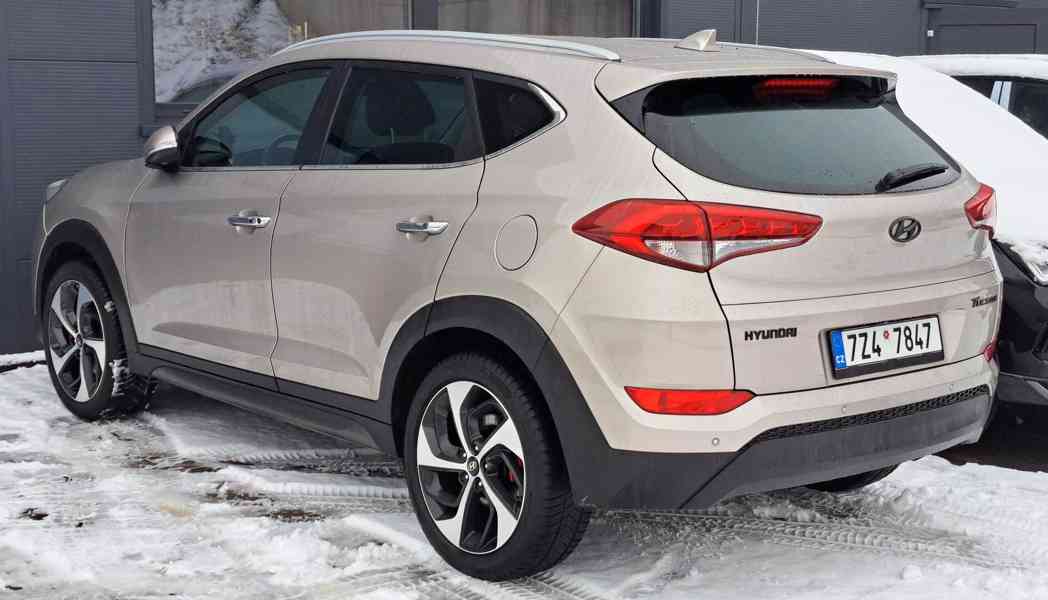 Hyundai Tucson, Navigace, kůže,kamera, Alu 19", 130 000 km - foto 19