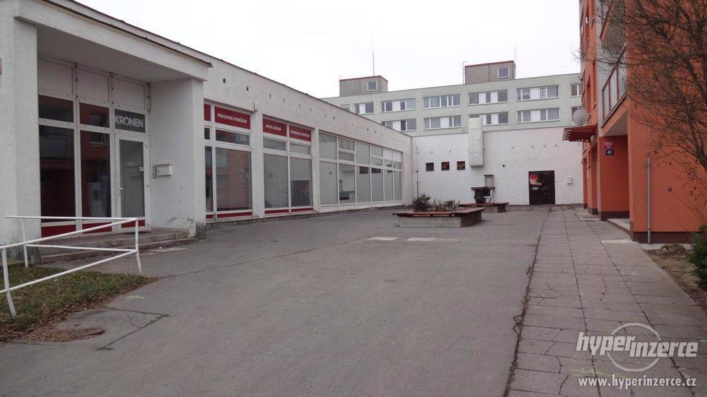 Pronájem samostatného objektu v Praha 4 Modřanech, 1800m2 - foto 3