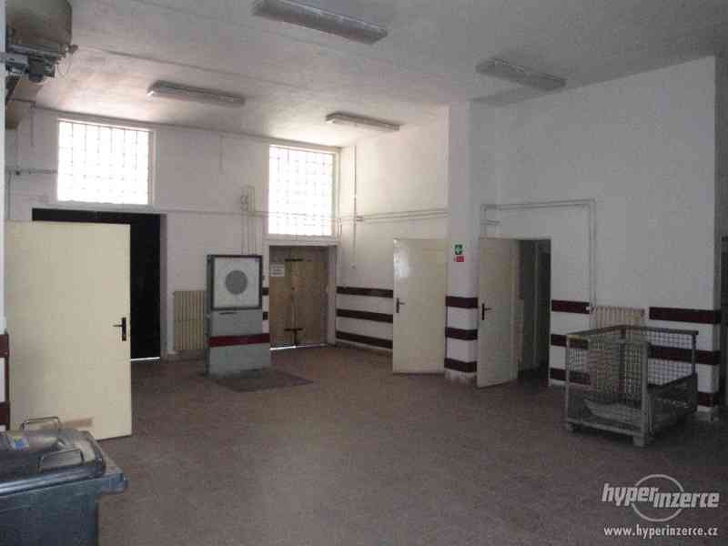 Pronájem samostatného objektu v Praha 4 Modřanech, 1800m2 - foto 5