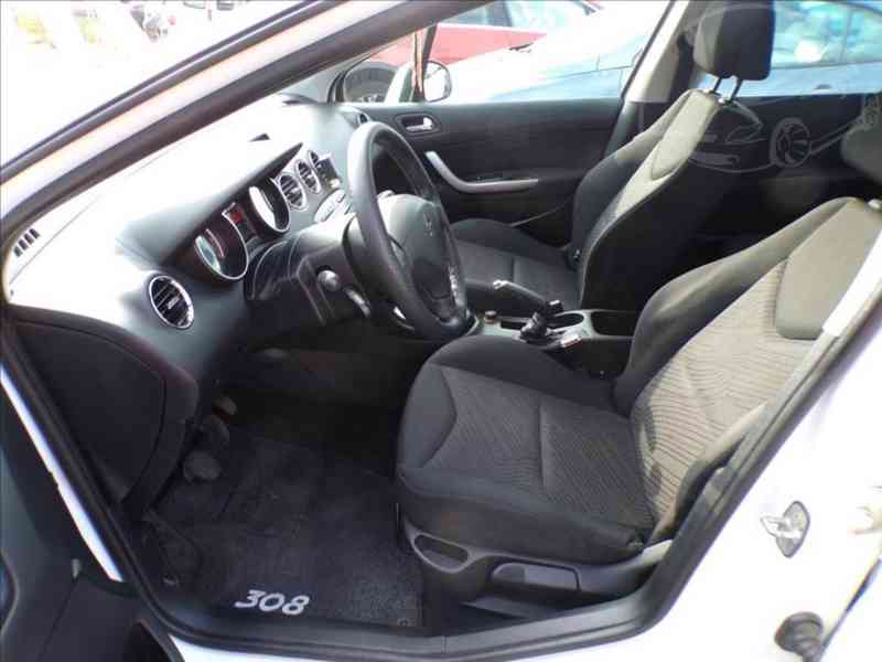 Peugeot 308 1,6 HDI - foto 8